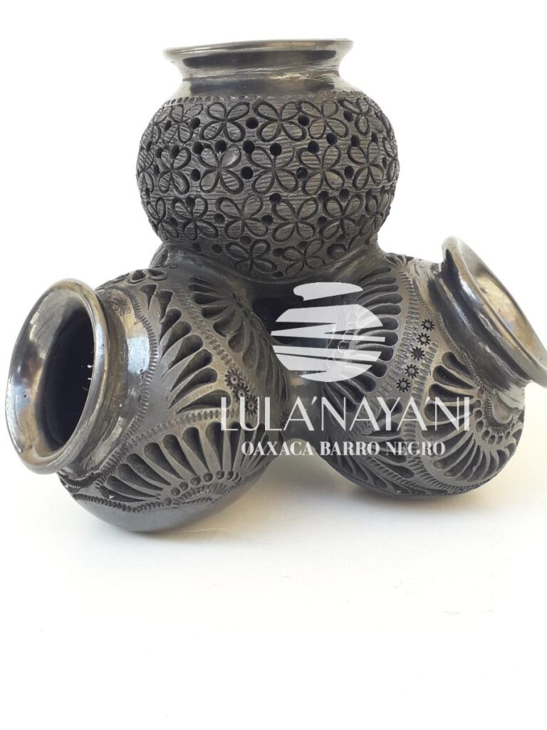 Artesanía De Barro Negro Pirámide De 4 Ollitas Caladas LULA NAYA NI