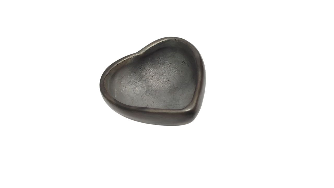 Mini tazon de barro negro, forma de corazon 10 cm (4)
