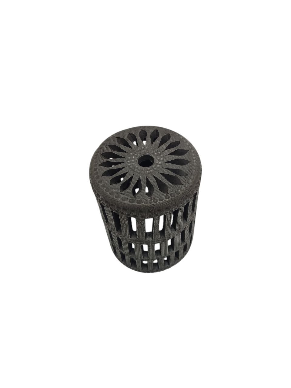 PANTALLA PARA LAMPARA DE TECHO (13 CM), ILUMINA Y DECORA TU HABITACIÓN CON ESTAS PANTALLAS PROYECTORAS DE BARRO NEGRO CALADADAS A MANO. - Imagen 6