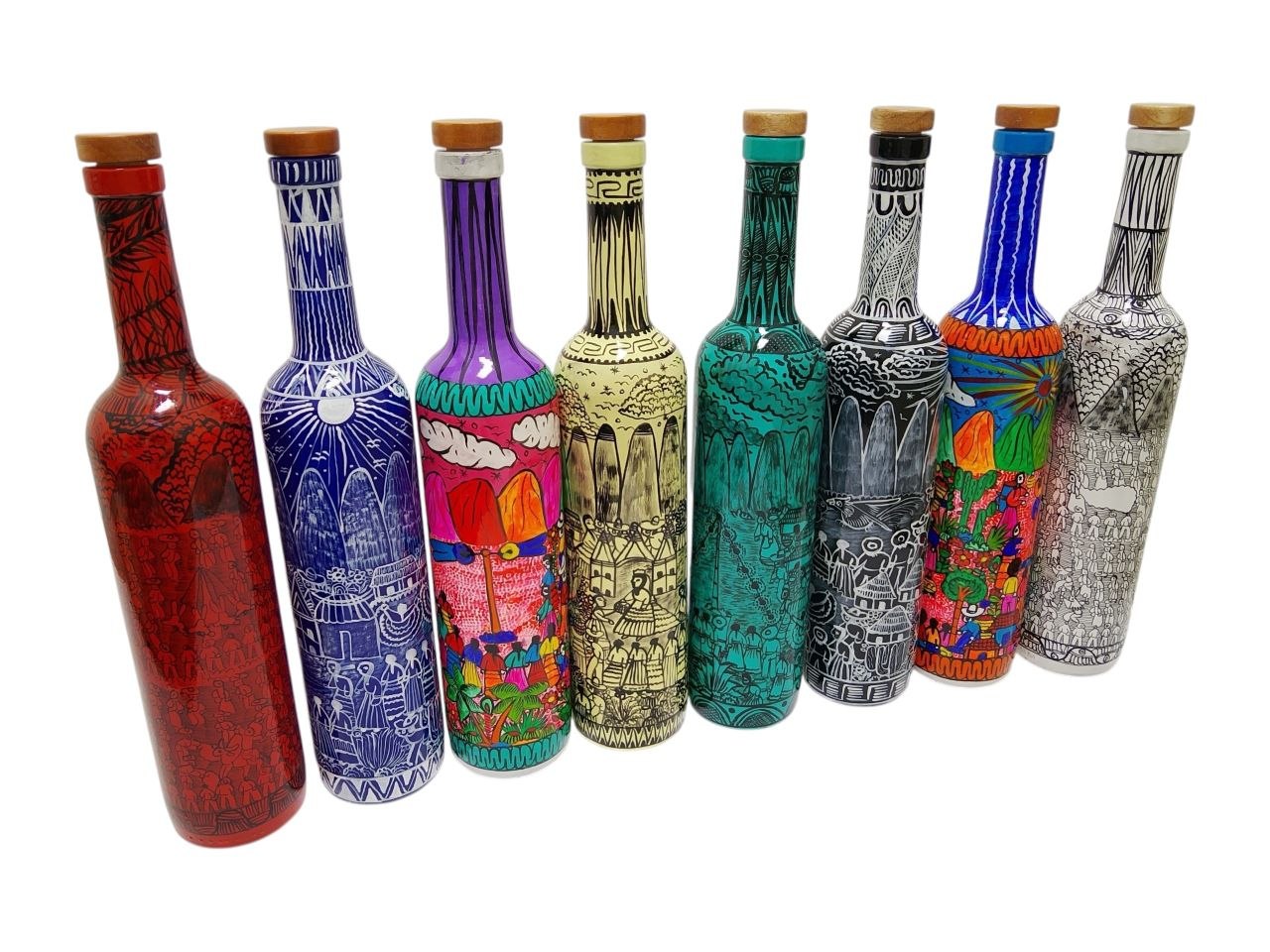 PAQUETE DE 8 BOTELLAS VACIAS DE COLORES, PINTADAS A MANO CON PAISAJES FOLKLORICO MEXICANO, PARA ALMACENAR BEBIDAS (33 CM) (750 ML), ARTESANIA - Imagen 6